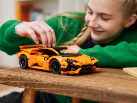 LEGO Technic 42196 - Pomarańczowe Lamborghini Huracán Tecnica