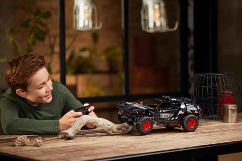 LEGO Technic 42160 - Audi RS Q e-tron