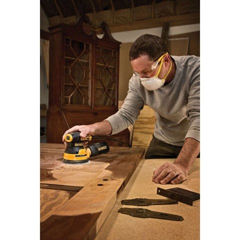 Szlifierka mimośrodowa DeWalt DWE6423-QS (125mm)