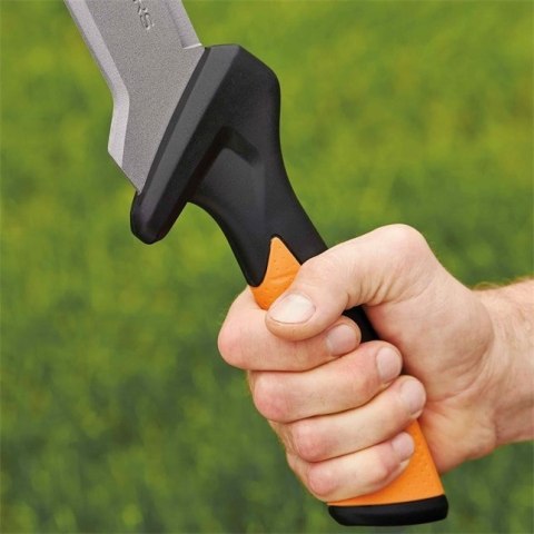Nóż Fiskars Solid wykonany ze stali nierdzewnej