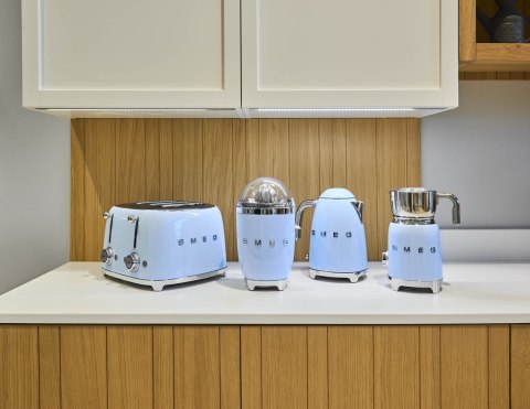 Czajnik SMEG Kettle pastel blue KLF03PBEU