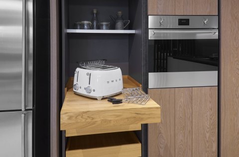 Toster Smeg TSF03WHEU na 4 kromki, Biały