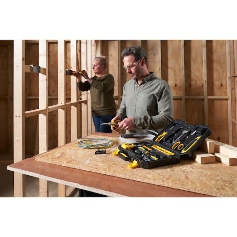 Zestaw narzędzi 28 elementów w wygodnej walizce