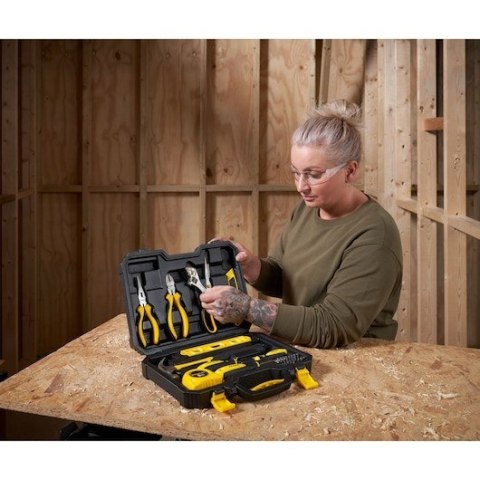 Zestaw narzędzi 28 elementów w wygodnej walizce