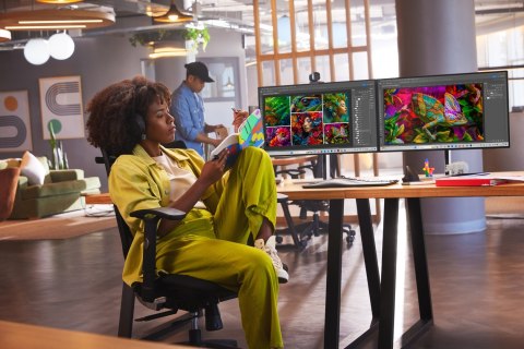 POLY Zestaw słuchawkowy Voyager Surround 85 UC USB-C + przejściówka USB-C/A + podstawka ładująca