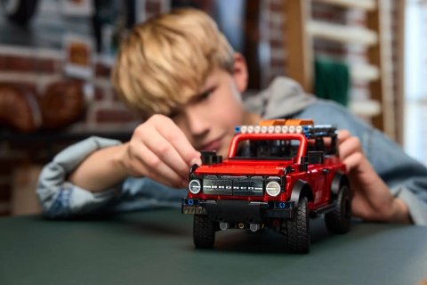 LEGO Technic 42213 - SUV Ford Bronco