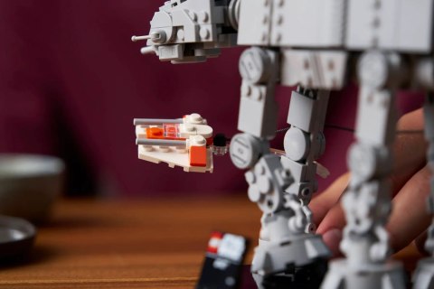 LEGO STAR WARS 75440 AT-AT