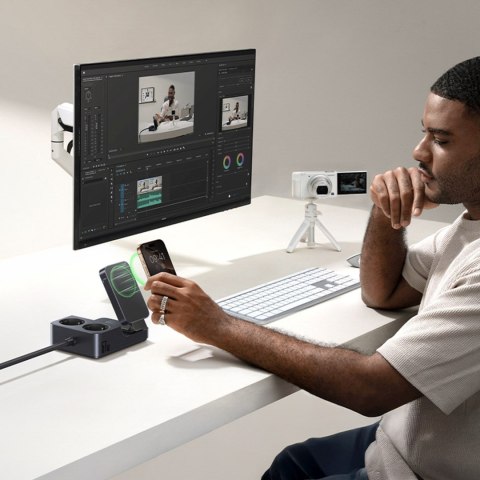 Stacja ładująca 6w1 bezprzewodowa USB-A USB-C 2x gniazdo AC 67W - czarna