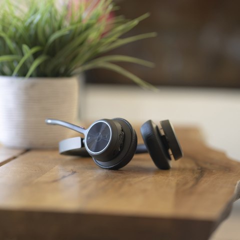 Zestaw słuchawkowy POLY Voyager 4320 USB-C z adapterem BT700 i stacją ładującą