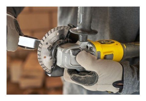 Stanley SFMCG710M1T-QW szlifierka kątowa 12,5 cm 8500 RPM 800 W 1,84 kg