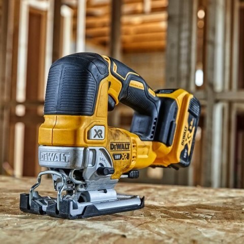 Wyrzynarka 18V bez aku i ład DCS334N-XJ DEWALT
