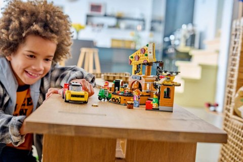 LEGO City 60496 - Dostawa pizzy z pojazdami