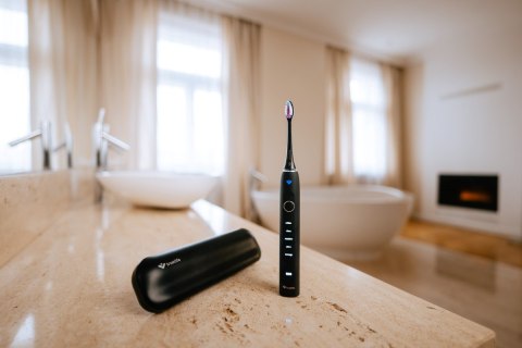 Szczoteczka soniczna TrueLife SonicBrush Clean70 UV Black
