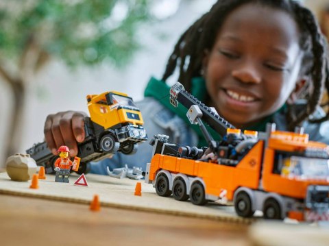 LEGO City 60467 - Wóz holowniczy z dźwigiem
