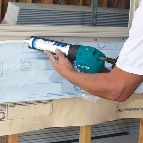 Makita Wyciskacz akumulatorowy 12V CXT CG100DSAB 600ml 5000N 1x2,0Ah