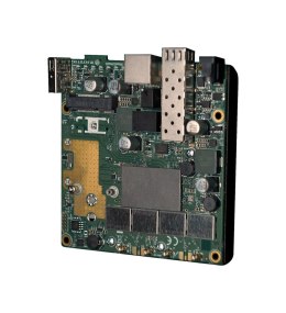 MIKROTIK RouterBOARD L23UGSR-5HaxD2HaxD + L4 (800MHz, 256MB RAM, 1x GLAN, 1x SFP 2,5Gbps, 1x802.11ax) deska