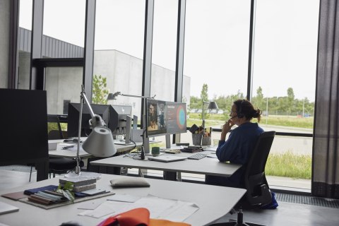 POLY Zestaw słuchawkowy Savi 8420 Office Stereo z certyfikatem Microsoft Teams DECT 1880-1900 MHz