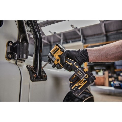 Zakrętarka akumulatorowa udarowa DEWALT DCF850NT-XJ klucz udarowy 1/4" 18V Czarny, Żółty
