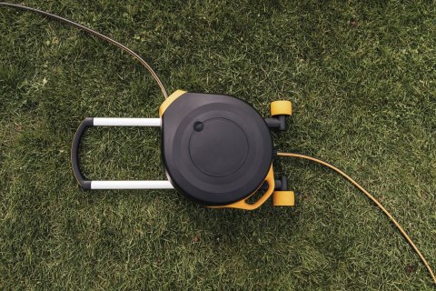 Fiskars 1067548 BĘBEN AUTOMATYCZNY Z WĘŻEM XL