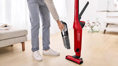 Bosch Serie 4 BBH3ZOO28 okurzacz na kiju/szczotka elektryczna Pionowy odkurzacz Bateria Suchy Bez worka 0,4 l Czerwony 2,15 Ah