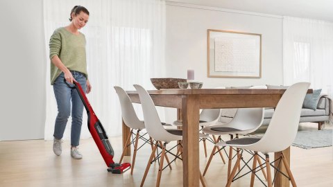 Bosch Serie 4 BBH3ZOO28 okurzacz na kiju/szczotka elektryczna Pionowy odkurzacz Bateria Suchy Bez worka 0,4 l Czerwony 2,15 Ah