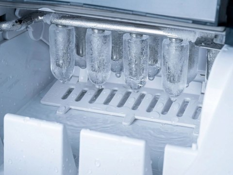 ELDOM KOSTKARKA DO LODU KS230 ICELIA 165W, CZARNA, 12 KG LODU/24H; JEDNORAZOWO 9 KOSTEK LODU CO 6 - 12 MIN
