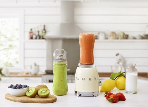 Blender sportowy SMEG PBF01CREU