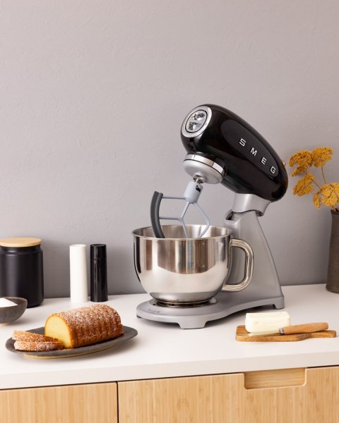 Robot kuchenny SMEG SMF04BLEU