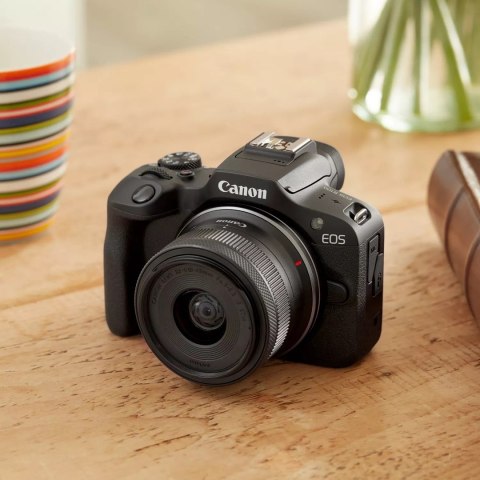 Canon Aparat bezlusterkowy EOS R100 + obiektyw RF-S 18-45mm F4.5-6.3 IS STM Megapiksel 24,1 MP Czułość ISO (maks.) 12800 Przekąt