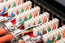 Digitus Panel krosowy desktop 12x RJ45, LSA poziom, kat.6A, ekranowany, czarny, prowadnica kabli