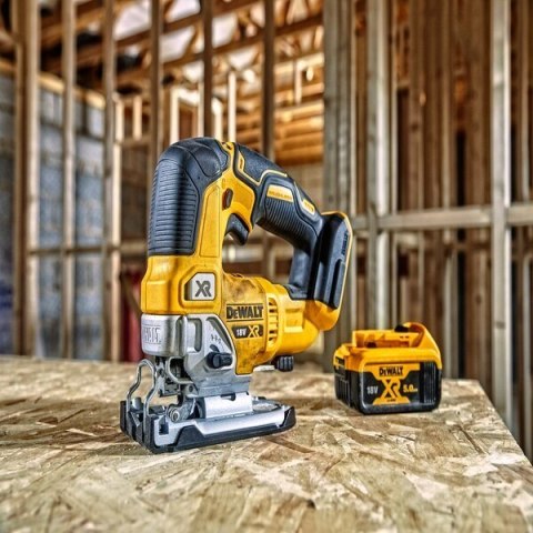 Wyrzynarka akumulatorowa DeWALT DCS334P2-QW 18V z silnikiem bezszczotkowym 2x5.0Ah