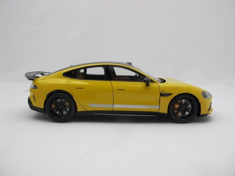 Xiaomi SU7 Ultra 1/18 Die-cast Model Car Lightning Yellow