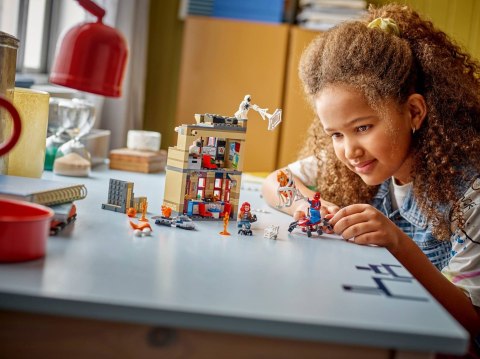 LEGO Marvel Super Heroes 76317 - Mieszkanie Petera Parkera