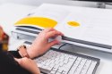 BakkerElkhuizen FlexDesk 630N deska z klipsem na dokumenty Akrylowy, Plastik, Guma, Stal Przezroczysty, Biały