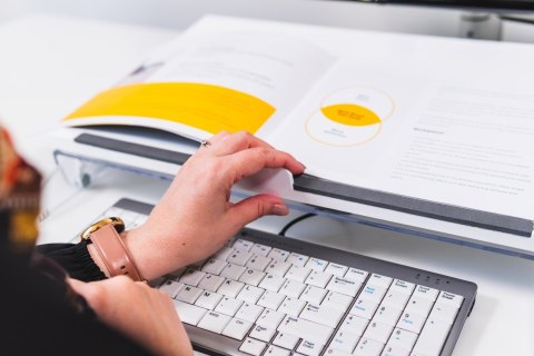 BakkerElkhuizen FlexDesk 630N deska z klipsem na dokumenty Akrylowy, Plastik, Guma, Stal Przezroczysty, Biały