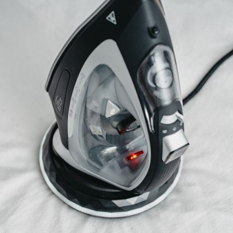 Adler Steam Iron | AD 5043 | Steam Iron | 2800 W | Water tank capacity 300 ml | Continuous steam 30 g/min | Steam boost performa