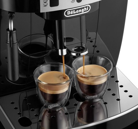 Delonghi | Coffee Maker | ECAM22.115.B Magnifica S | Pump pressure 15 bar | Built-in milk frother | Automatic | 1450 W | Black