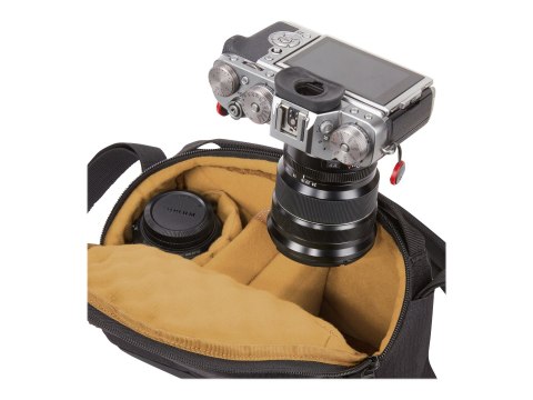 Case Logic | Viso Small Camera Bag | CVCS-102 | Shoulder bag | Black | Fits a compact DSLR with zoom lens or a mirrorless camera