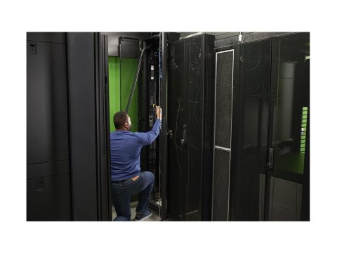 APC Rack PDU 9000 Switched, ZeroU, 11.0kW, 230V, (21) C13 & (3) C19 | Schneider Electric