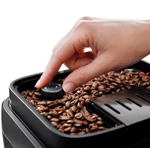 Delonghi | Coffee Maker | ECAM293.61 BW Magnifica Evo | Pump pressure 15 bar | Built-in milk frother | Fully automatic | 1450 W 