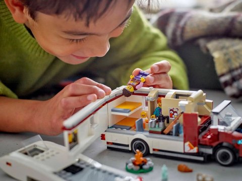 LEGO CITY 60454 Wakacyjny kamper pełen przygód