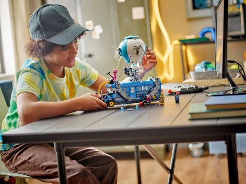 LEGO FORTNITE 77073 Bus bojowy