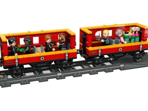 LEGO Harry Potter 76423 Ekspres do Hogwartu i stacja w Hogsmeade