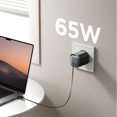 Ładowarka sieciowa GaN 65W USB-A USB-C z wbudowanym kablem USB-C - czarna