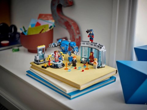 LEGO Marvel Super Heroes 76315 - Laboratorium Iron Mana: Zbrojownia