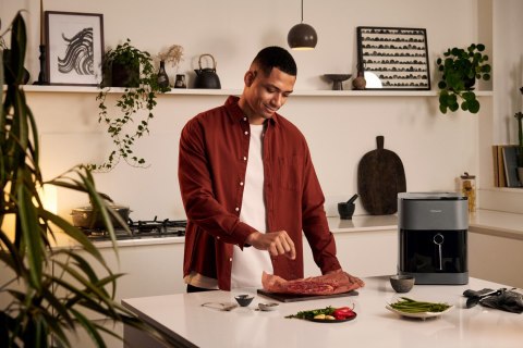 Frytkownica Panasonic NF-CC500SXE z wyświetlaczem LCD, 5 l, 1450 W, obudowa Cool touch